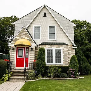 *** Bed & Breakfast Cozy House Canada